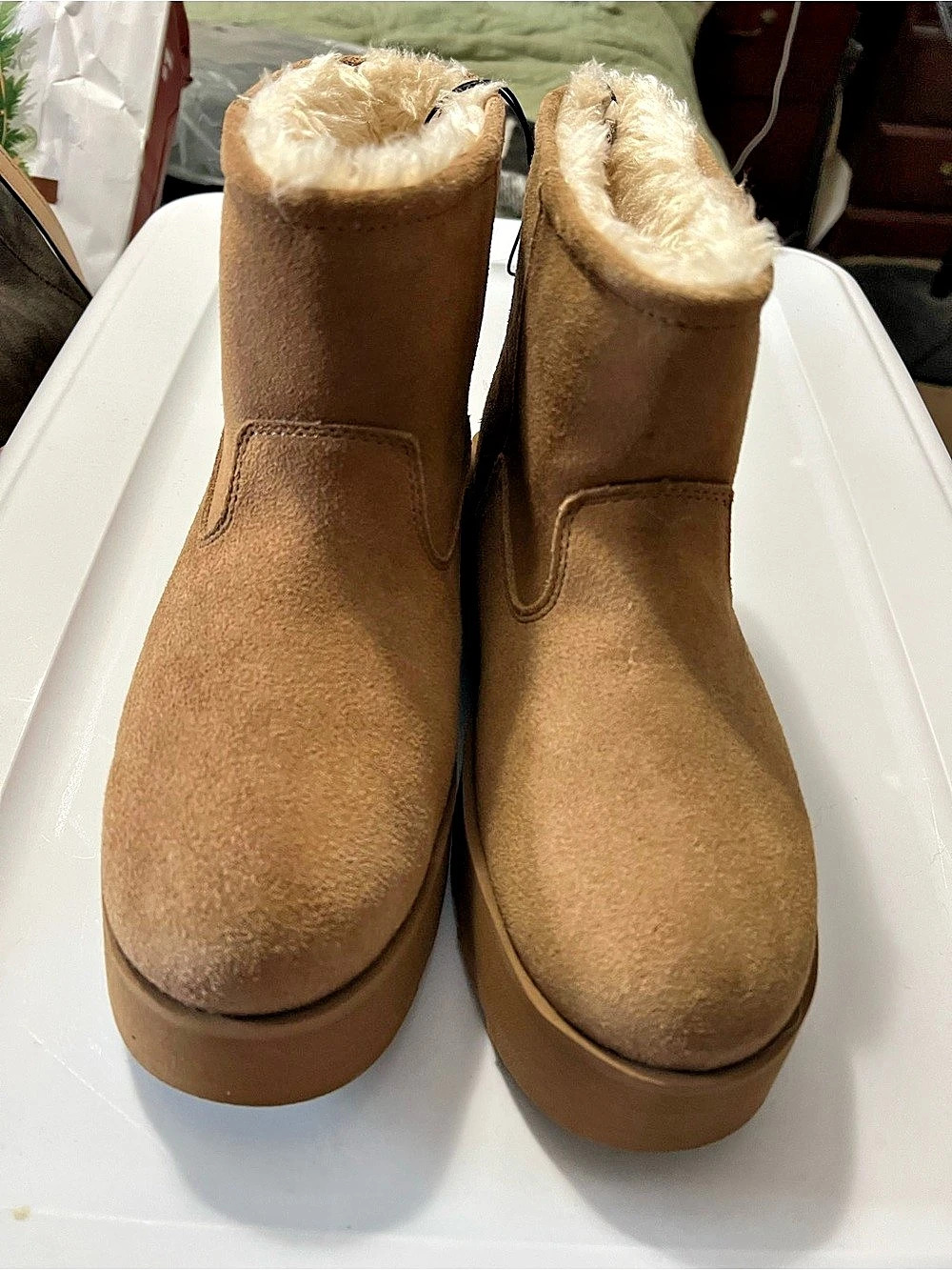 Fur-Lined Brown Boots US 8 brand new